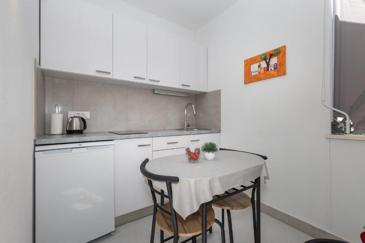Apartment M&J Supetar Exterior foto
